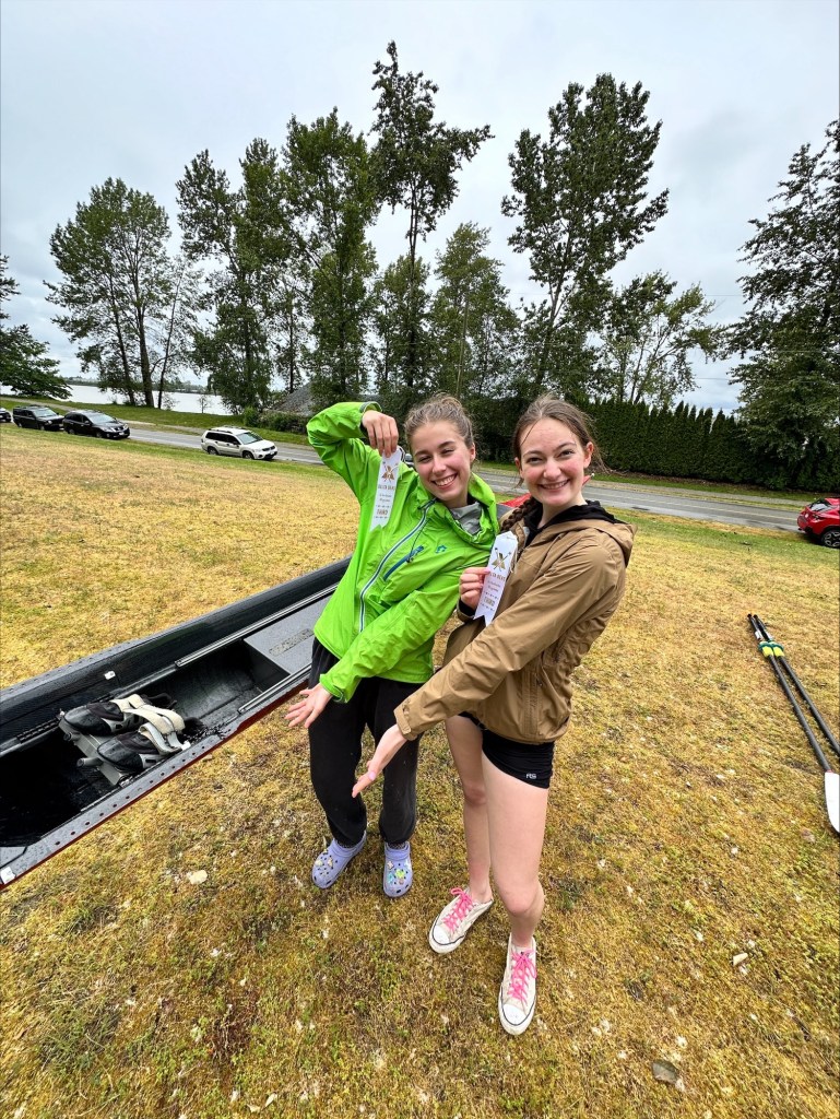 two-girls-rowers