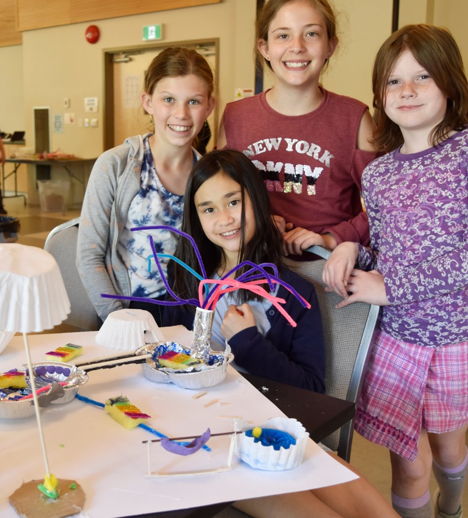 girls-with-project