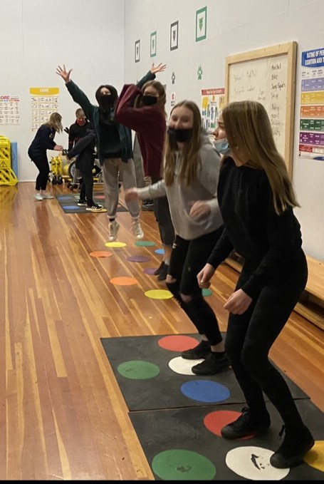 move-mirror-me-activity