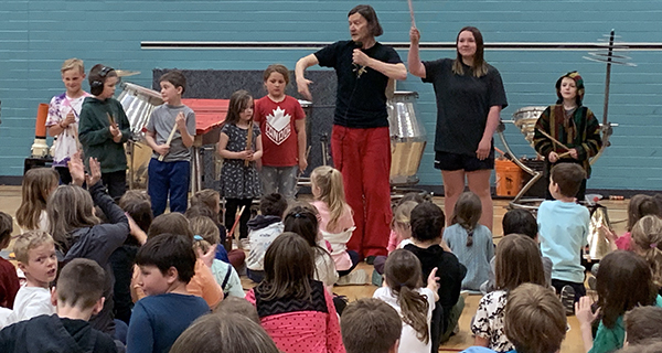 RAN-band-with-kids
