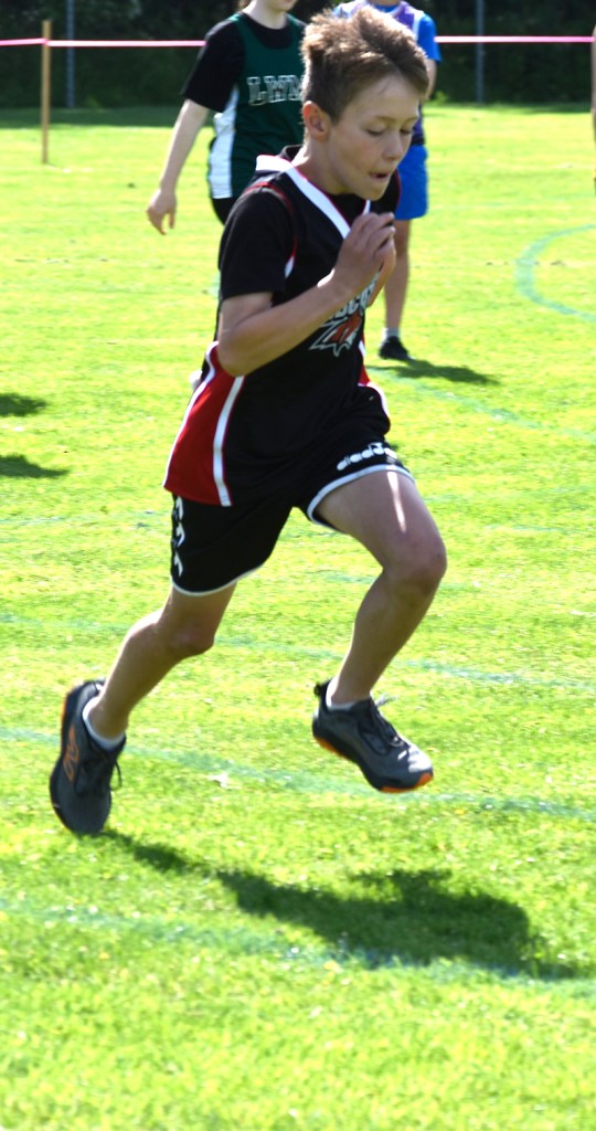 boy-running-v