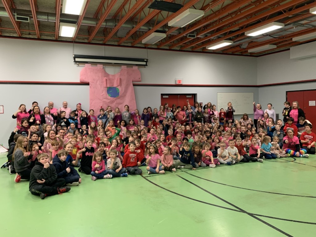giant-pink-shirt-with-kids