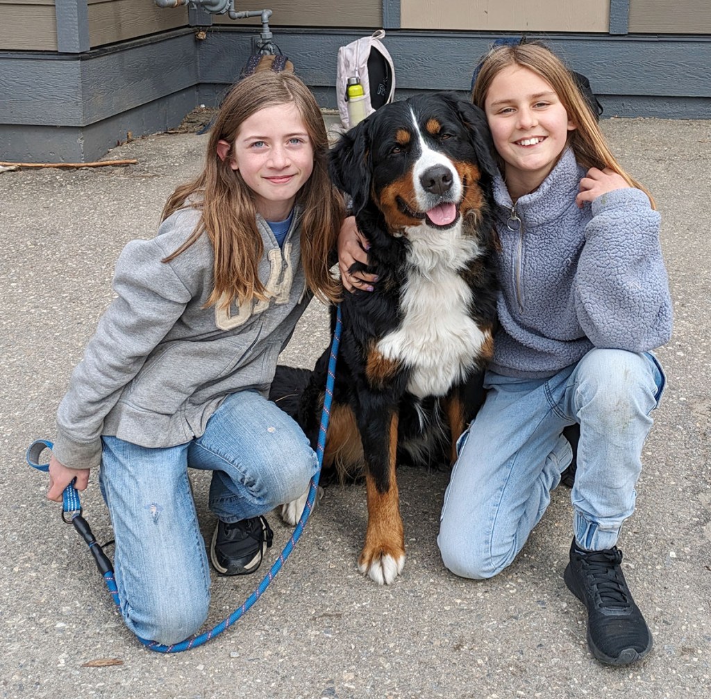 SCa-girls-and-dog