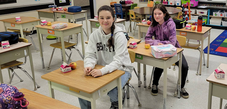 girls-in-desks