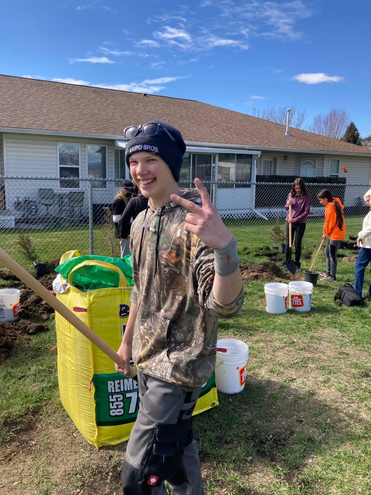 boy-planting