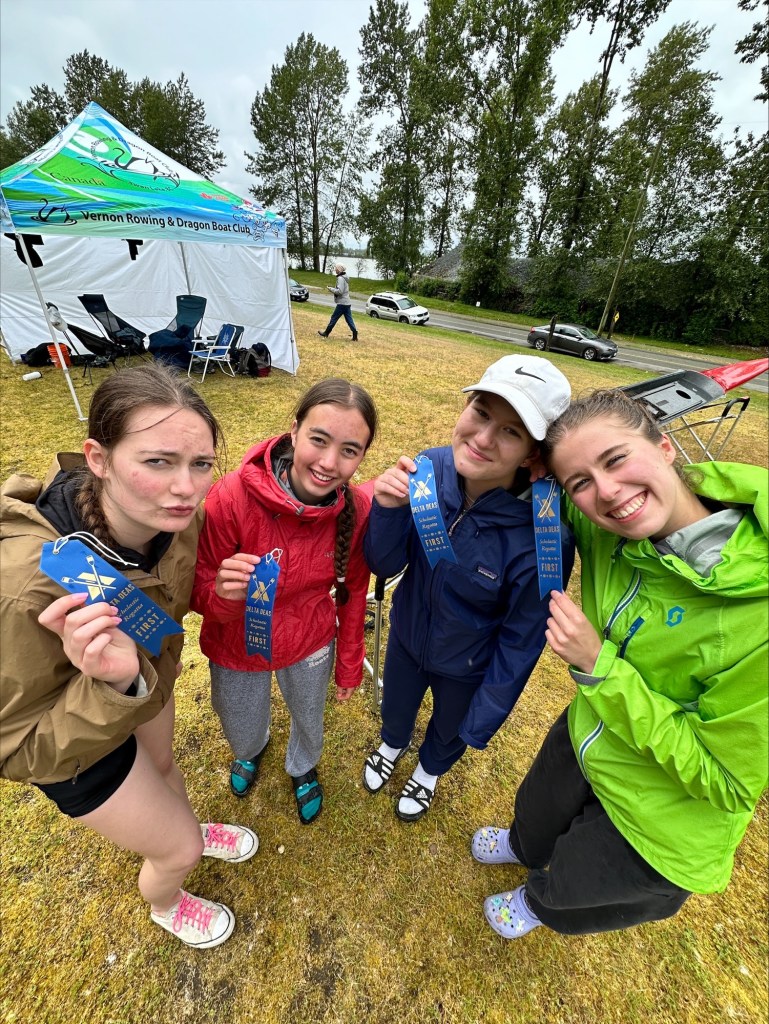 rowing-team-girls