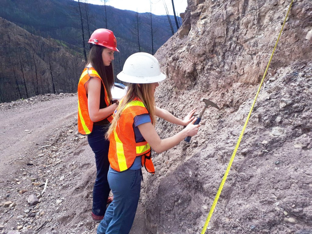 girls-working-in-rock