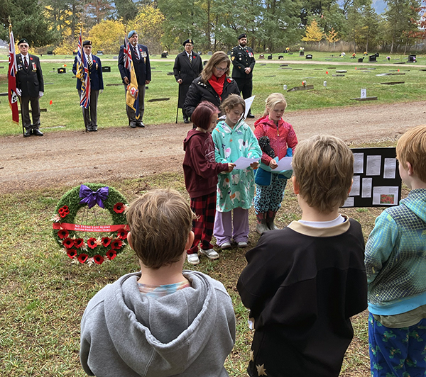 kids-near-gravestones